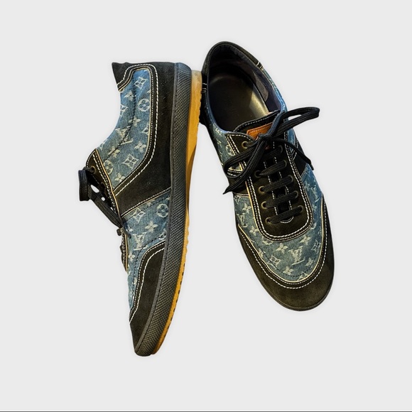 Mens authentic Louis Vuitton monogrammed blue denim w/ navy blue suede detailing - Picture 10 of 12